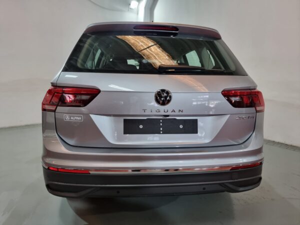 Volkswagen Tiguan Life C/Techo - Image 6
