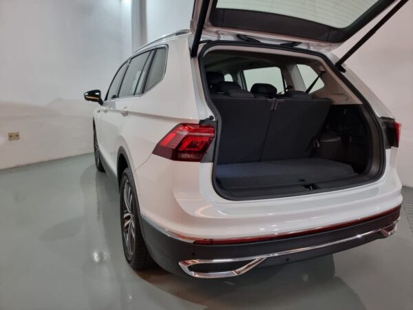 Volkswagen Tiguan Elegance C/Techo - Image 14