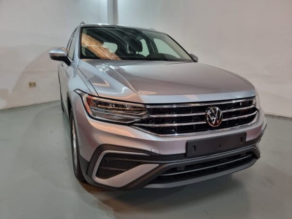 Volkswagen Tiguan Life C/Techo - Image 14