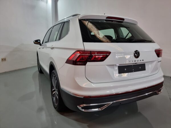 Volkswagen Tiguan Elegance C/Techo - Image 16
