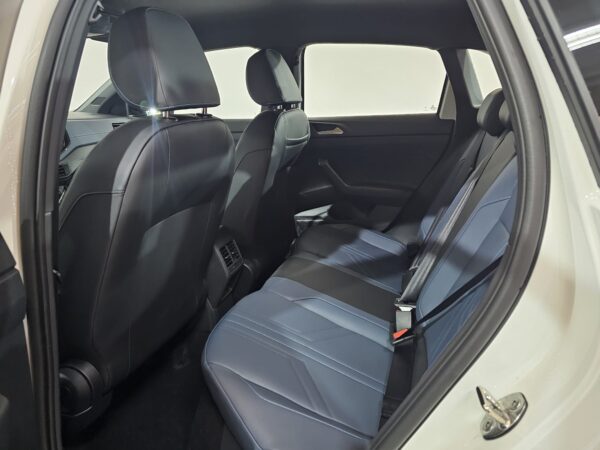 Volkswagen Nivus  Outfit - Image 5