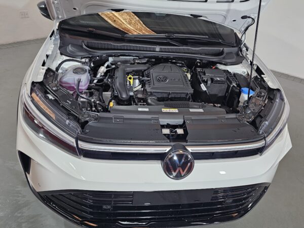 Volkswagen Nivus  Outfit - Image 9