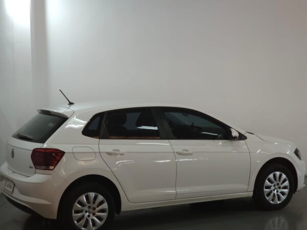 Volkswagen Polo Trendline - Image 20