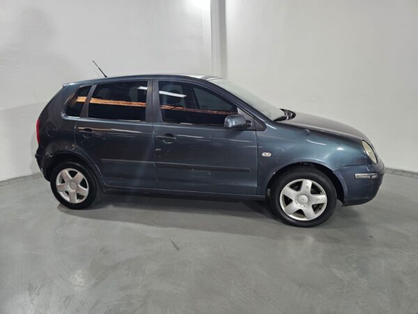 Volkswagen Polo 1.6 - Image 10