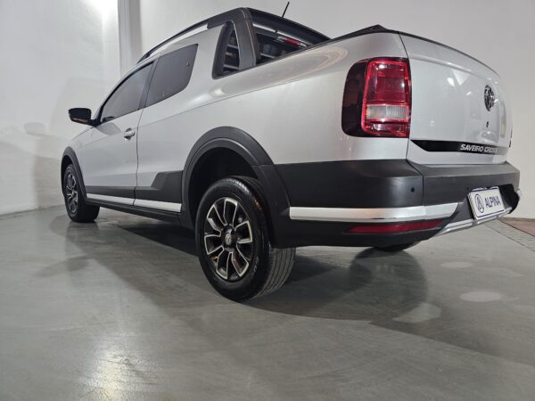 Volkswagen Saveiro 1.6 Cross - Image 11