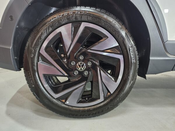 Volkswagen Nivus  Outfit - Image 2