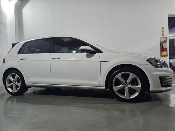 Volkswagen Golf Gti Dsg - Image 9