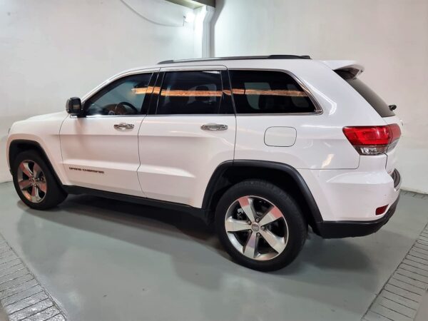 Jeep Cherokee - Image 2