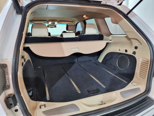 Jeep Cherokee - Image 3