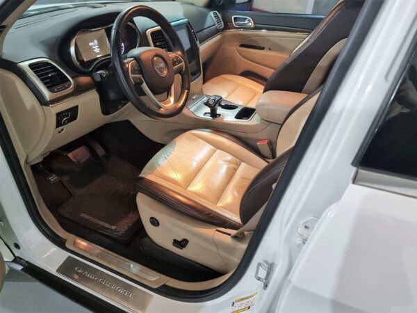 Jeep Cherokee - Image 4