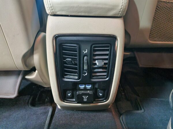 Jeep Cherokee - Image 5