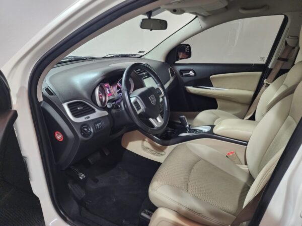 Dodge Journey - Image 3
