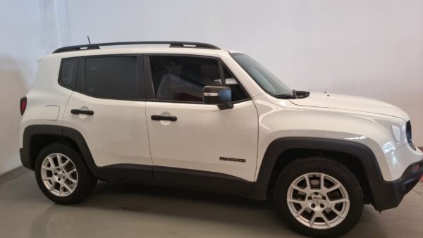 Jeep Renegade - Image 14
