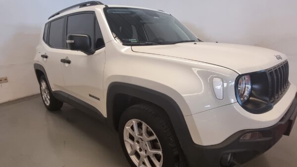 Jeep Renegade - Image 15