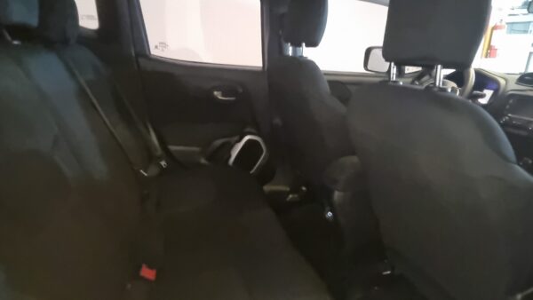 Jeep Renegade - Image 18