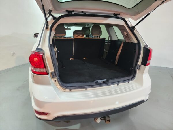 Dodge Journey - Image 7