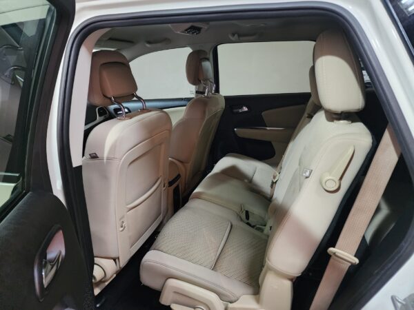 Dodge Journey - Image 9