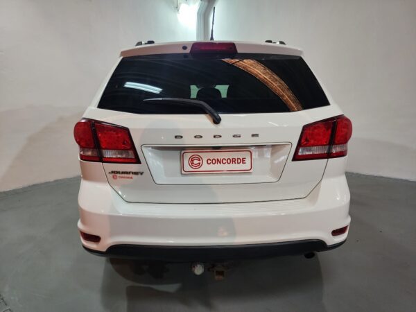 Dodge Journey - Image 12