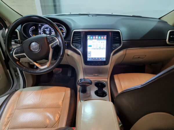 Jeep Cherokee - Image 12