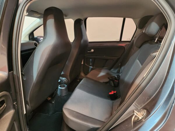 Volkswagen Up - Image 8