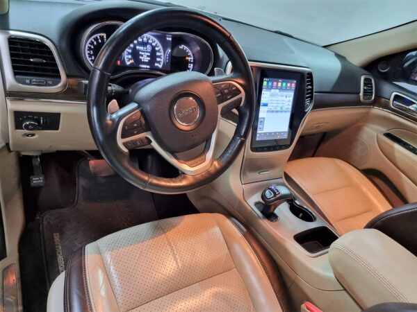 Jeep Cherokee - Image 14