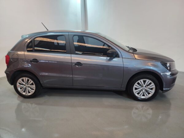 Volkswagen Gol HB - Image 2