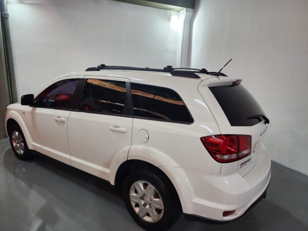 Dodge Journey - Image 17
