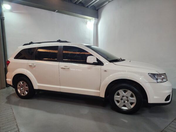 Dodge Journey - Image 18