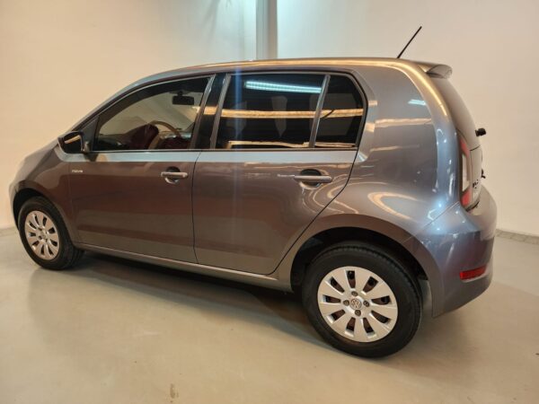 Volkswagen Up - Image 14