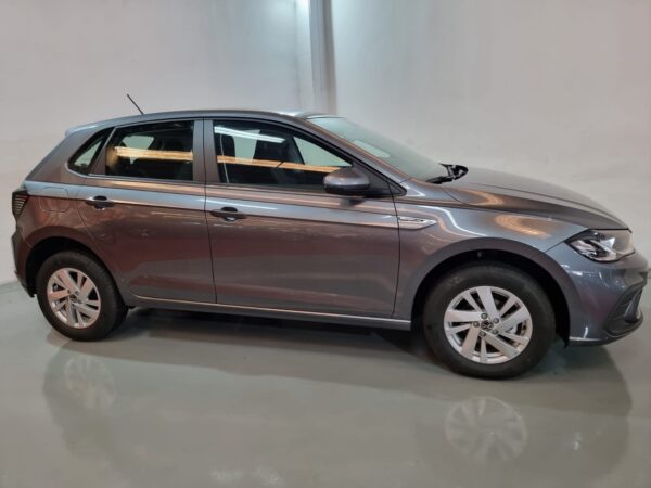 Volkswagen Polo - Image 8