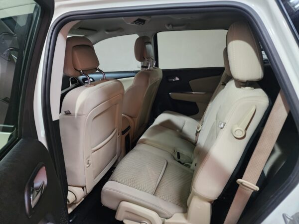 Dodge Journey - Image 21