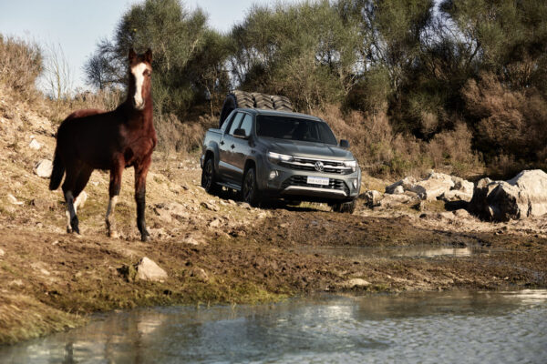 Volkswagen Amarok - Image 11