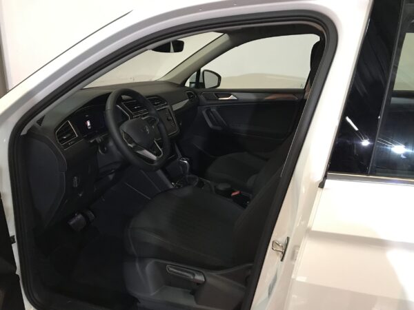 Volkswagen Tiguan - Image 7