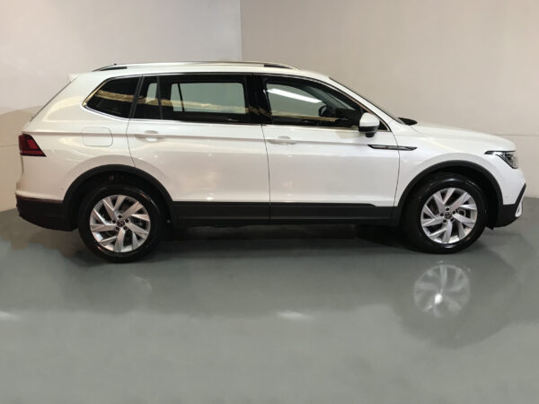 Volkswagen Tiguan - Image 3