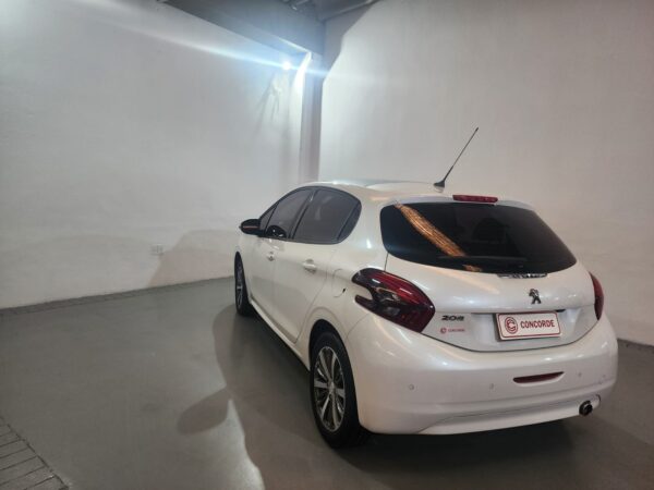 Peugeot 208 - Image 23