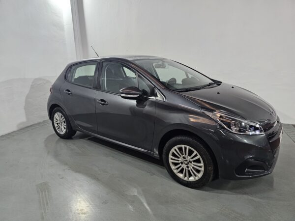 Peugeot 208 Allure - Image 5