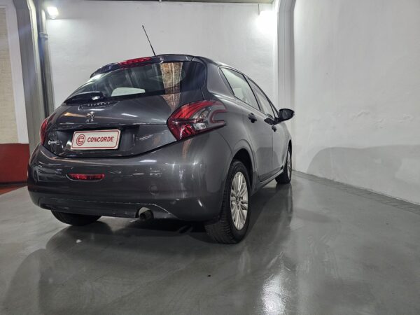 Peugeot 208 Allure - Image 19