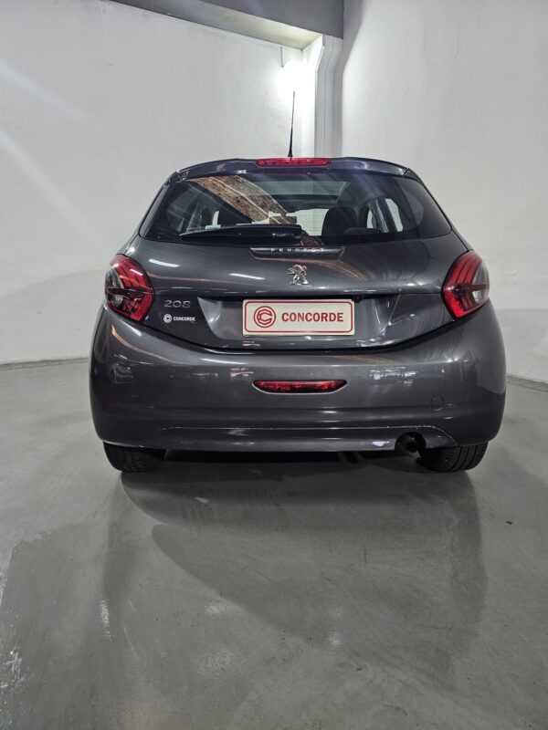 Peugeot 208 Allure - Image 20