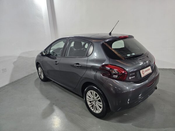 Peugeot 208 Allure - Image 21