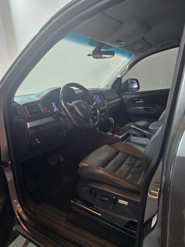 Volkswagen Amarok - Image 13