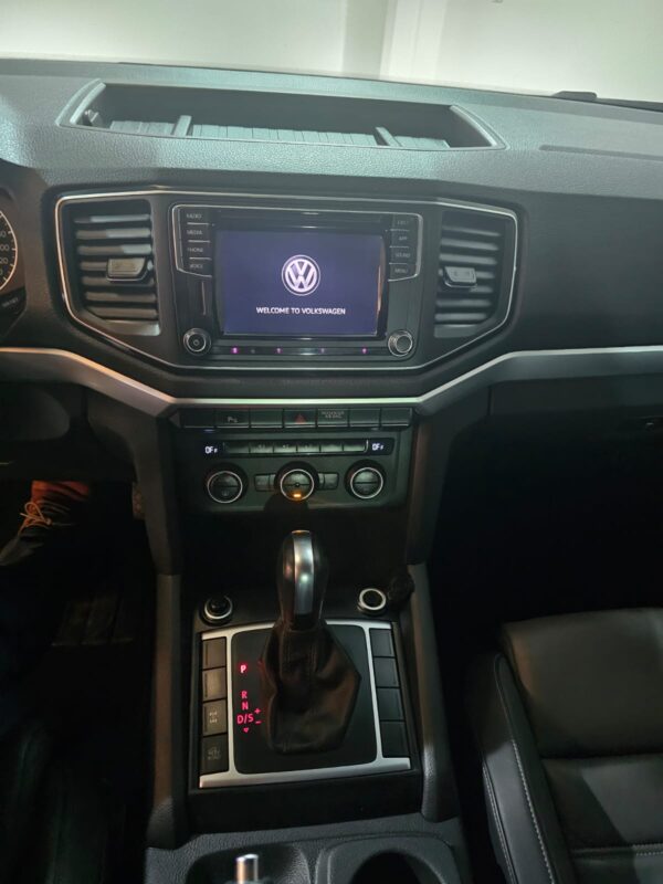 Volkswagen Amarok - Image 15