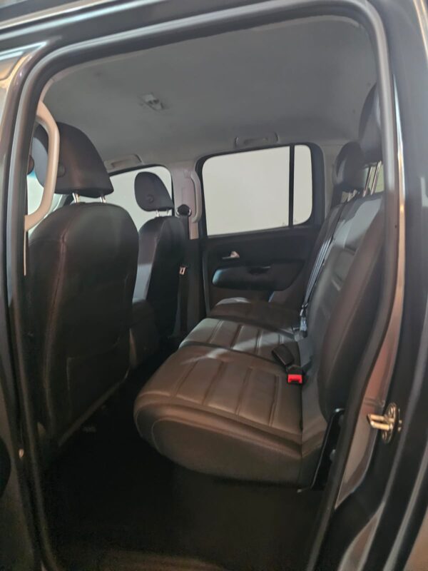 Volkswagen Amarok - Image 16