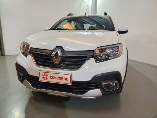 Renault - Image 20