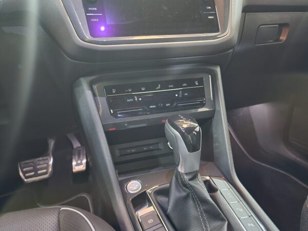 Volkswagen Tiguan - Image 8