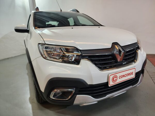 Renault - Image 22