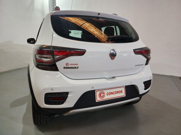 Renault - Image 24