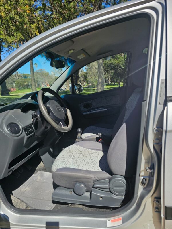 Chevrolet Spark LT - Image 9