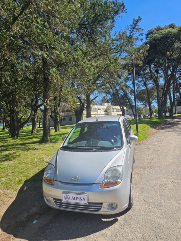 Chevrolet Spark LT - Image 11
