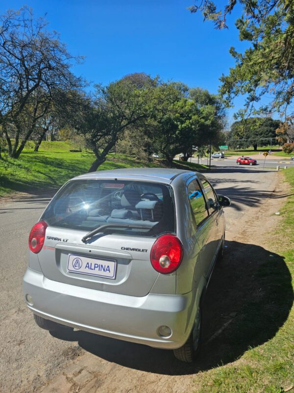 Chevrolet Spark LT - Image 16
