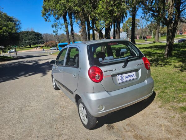 Chevrolet Spark LT - Image 17